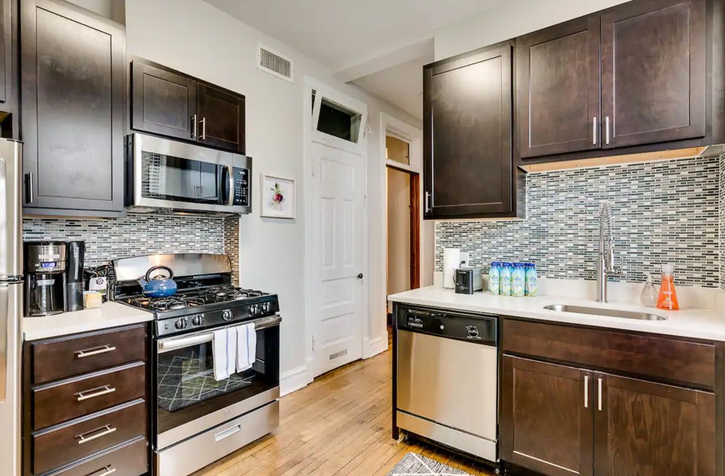 1250 W. Grace St. 1250 W. Grace St., Chicago, IL 60613 Wrigleyville - Leasing by Cross Street